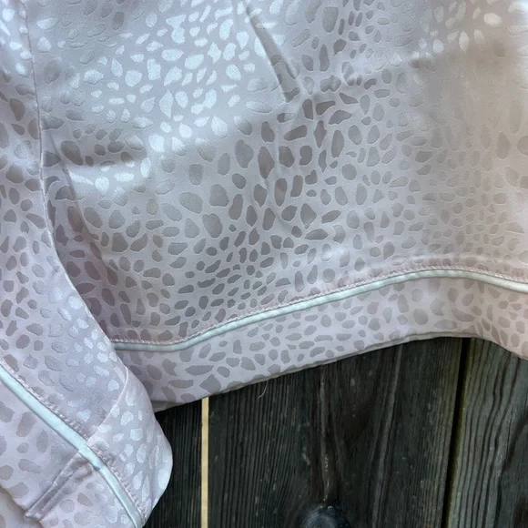 BCBGMAXAZRIA Mauve Chalk Animal Jacquard Short Set Pajamas Women’s XL NWT NEW - Picture 10 of 15